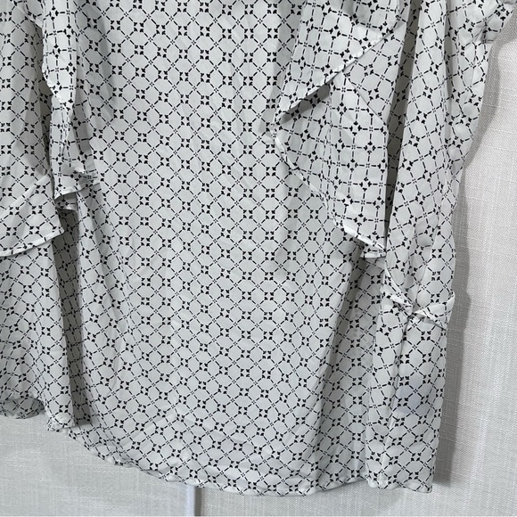 Worthington NWT Black White Patterned Flutter Sleeve Ruffle Blouse Top Sz 0X - Picture 4 of 10